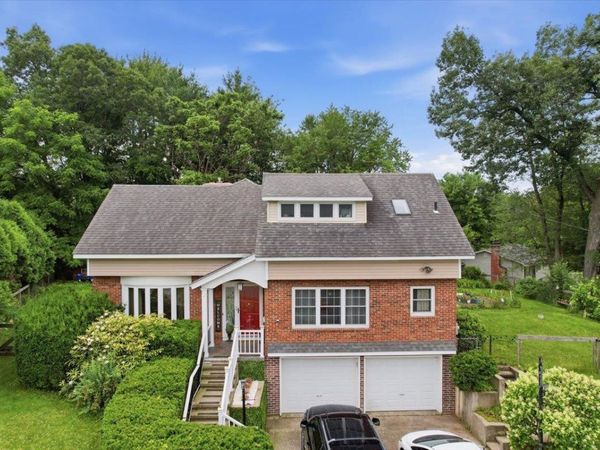 22 Redwood Terrace, Essex Junction, VT 05452