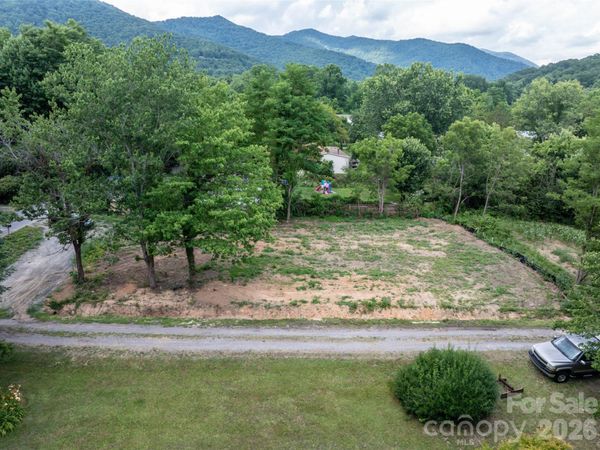 25 John Myra Avenue , Black Mountain, NC 28711