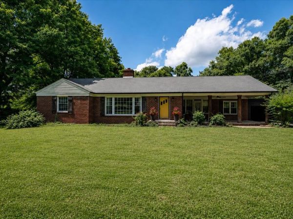 303 N Laurel Cir, Columbia, TN 38401