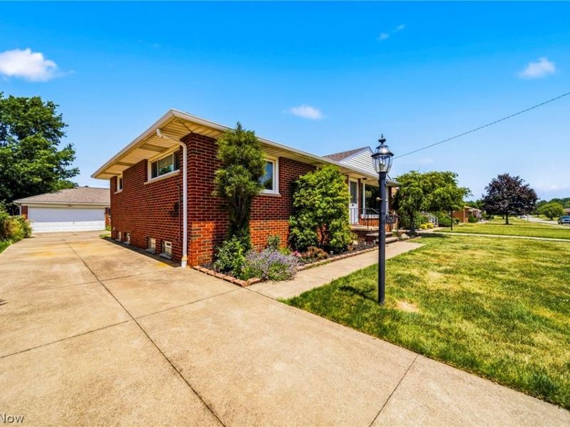 3308 Somia Drive, Parma, OH 44134 Photo 4
