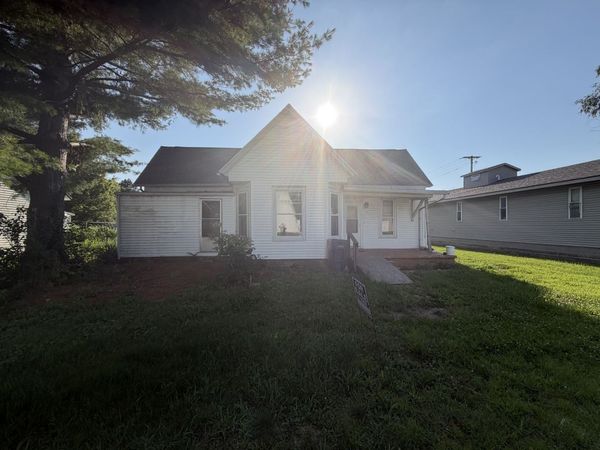 207 S Railroad Street , Lovington, IL 61937