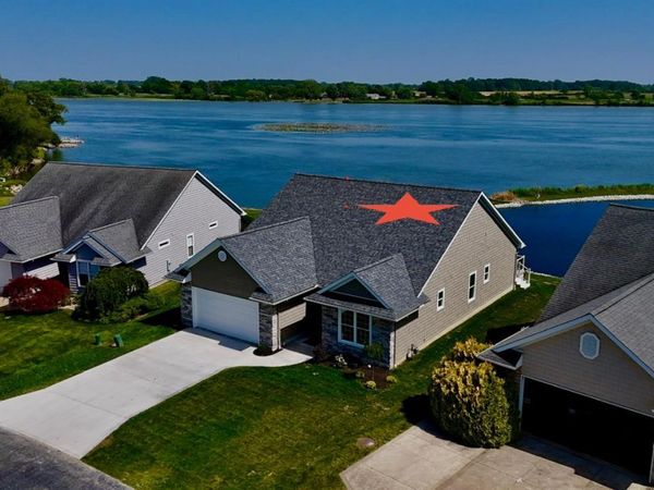 769 N Harbor Pointe Road, Port Clinton, OH 43452