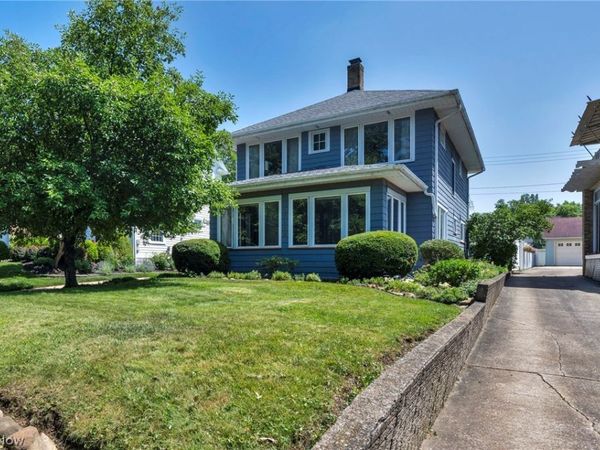 17435 Lake Avenue, Lakewood, OH 44107