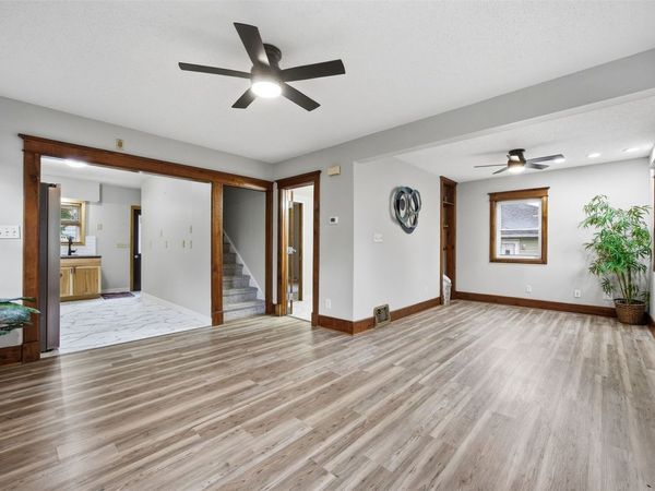 3806 E Ave NE NE, Cedar Rapids, IA 52402