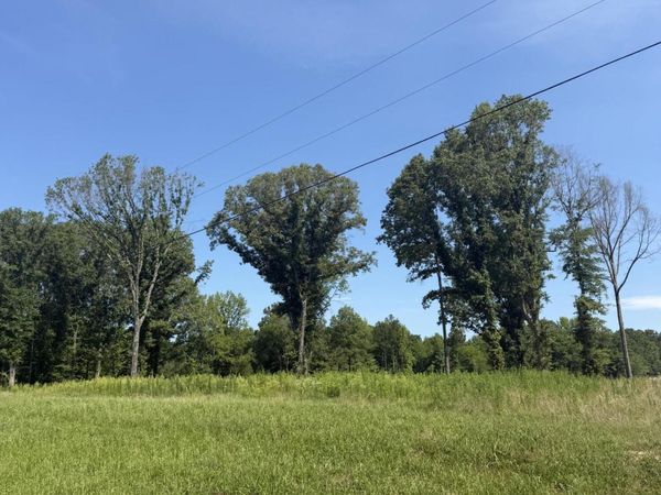4379 Bells Highway Highway , Jackson, TN 38305