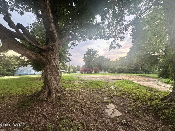 321 W Troy Avenue , Obion, TN 38240