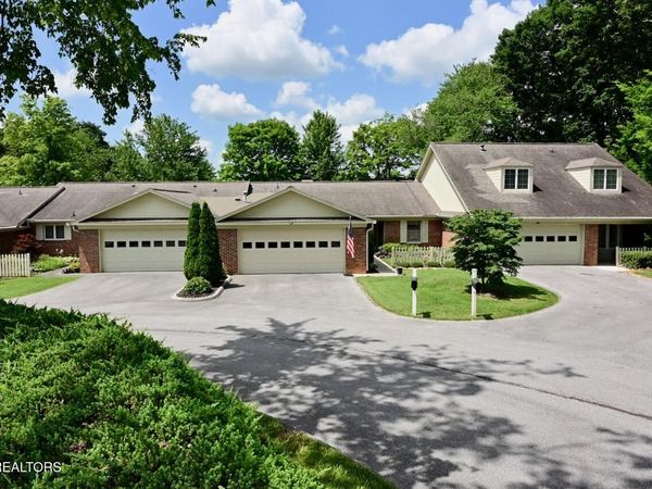 703 Dundee Drive, Maryville, TN 37803