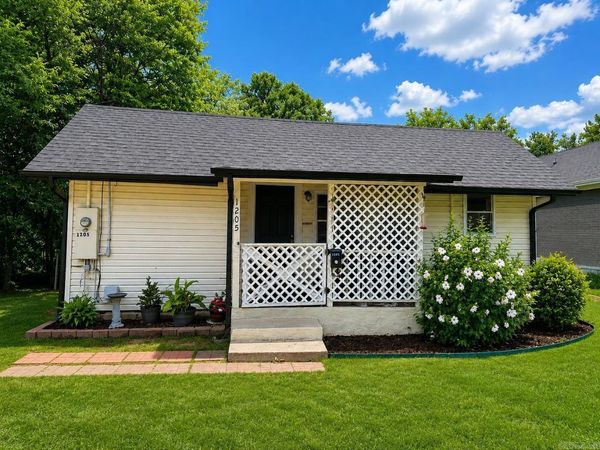 1205 Henry St , Benton, AR 72015