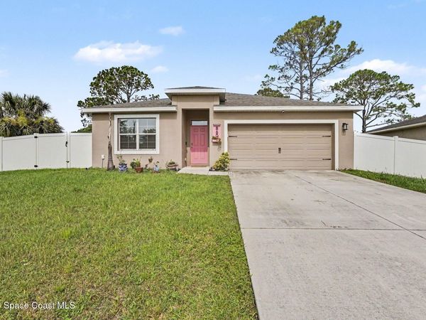 860 Airport Avenue SE , Palm Bay, FL 32909
