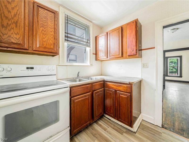 1318 Middle Avenue, Elyria, OH 44035 Photo 13