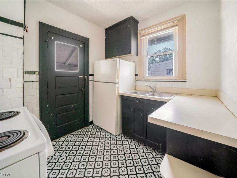 1318 Middle Avenue, Elyria, OH 44035 Photo 6