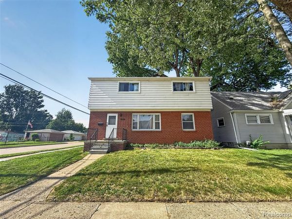1705 E Granet Avenue, Hazel Park, MI 48030
