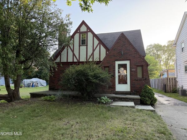 3747 Stannard Drive, Toledo, OH 43613