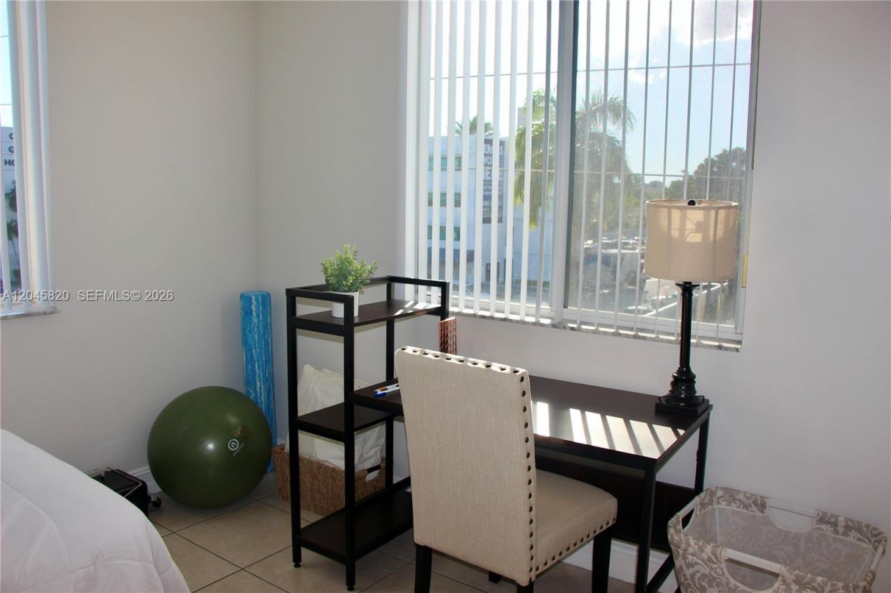 2501 Douglas Rd , Unit 304, Miami, FL 33133 Photo