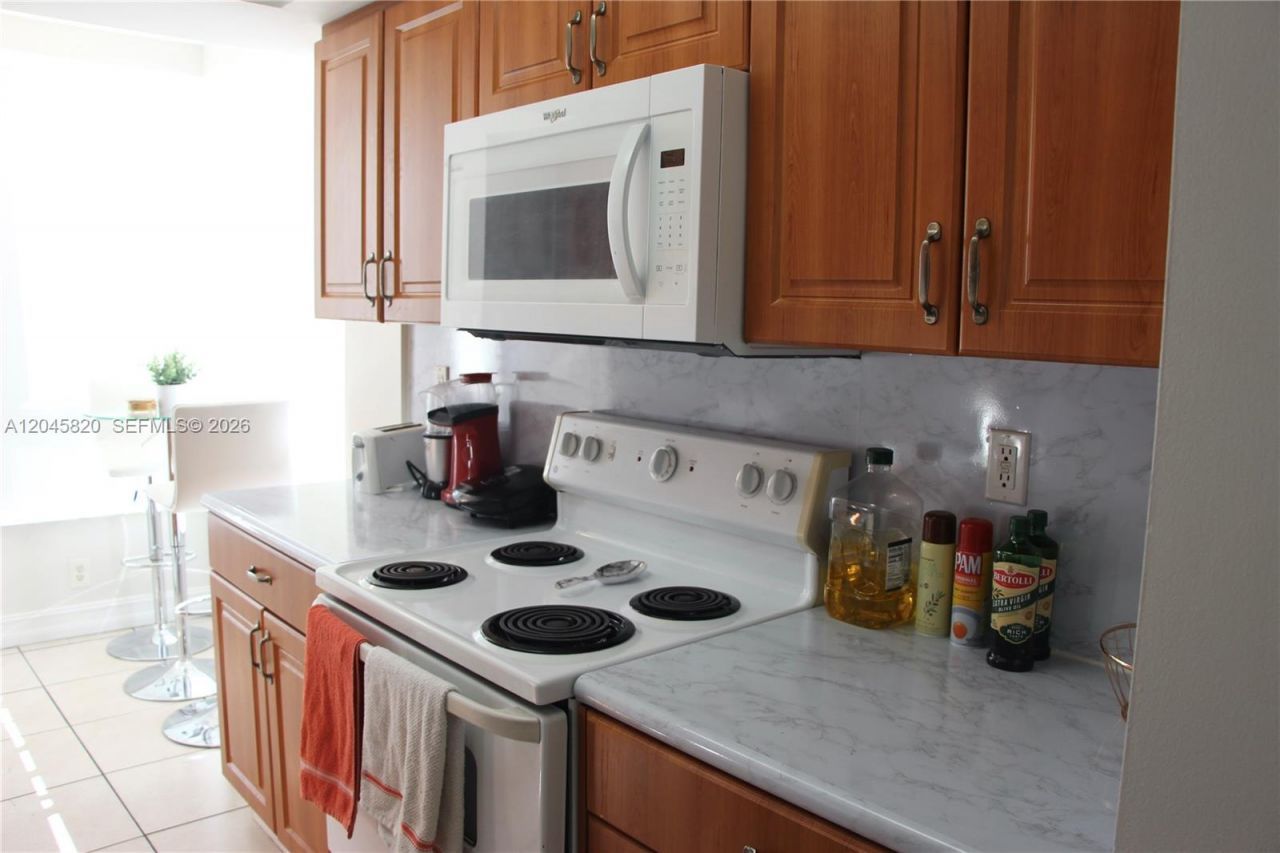 2501 Douglas Rd , Unit 304, Miami, FL 33133 Photo