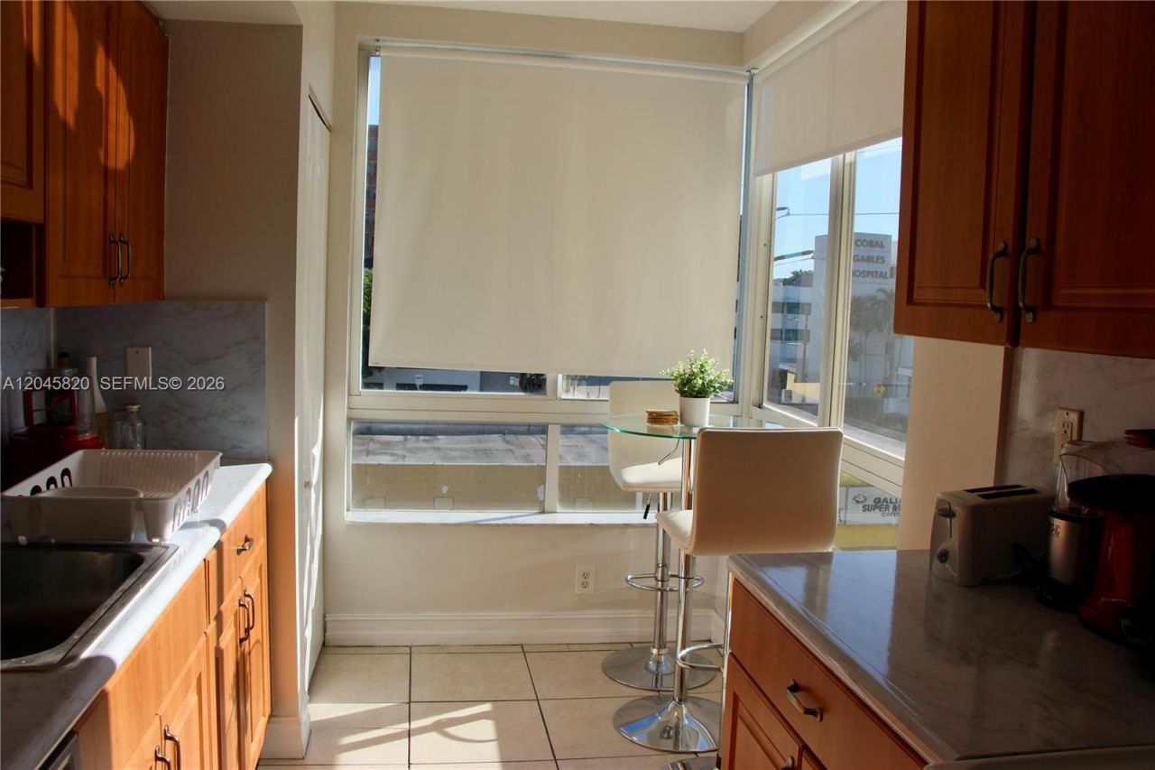 2501 Douglas Rd , Unit 304, Miami, FL 33133 Photo