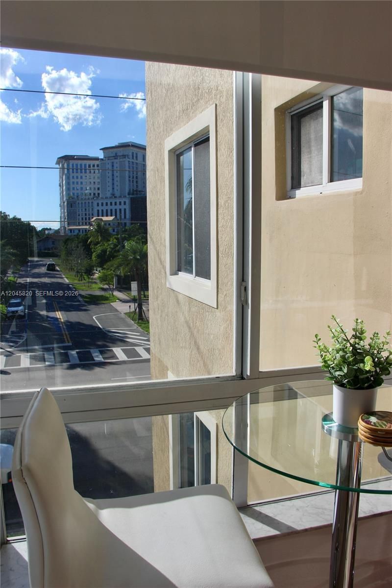 2501 Douglas Rd , Unit 304, Miami, FL 33133 Photo