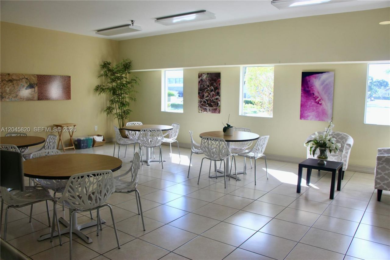 2501 Douglas Rd , Unit 304, Miami, FL 33133 Photo