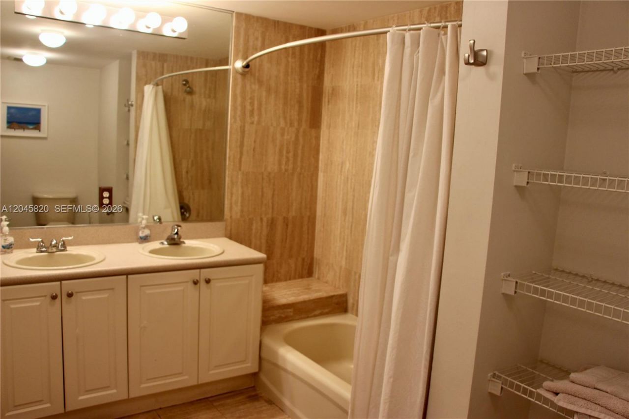 2501 Douglas Rd , Unit 304, Miami, FL 33133 Photo