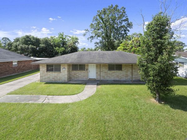 6720 Avocado Dr, Baton Rouge, LA 70812
