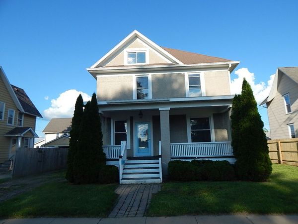 205 N 5th Street , Maquoketa, IA 52060