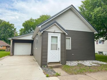 117 3rd Street NE, Barnesville, MN 56514