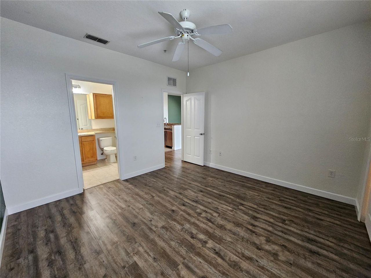 8335 38th Street Circle E, Unit 305, Sarasota, FL 34243 Photo