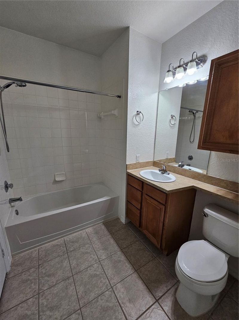 8335 38th Street Circle E, Unit 305, Sarasota, FL 34243 Photo