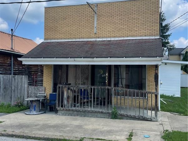 213 5th St , Avonmore, PA 15618