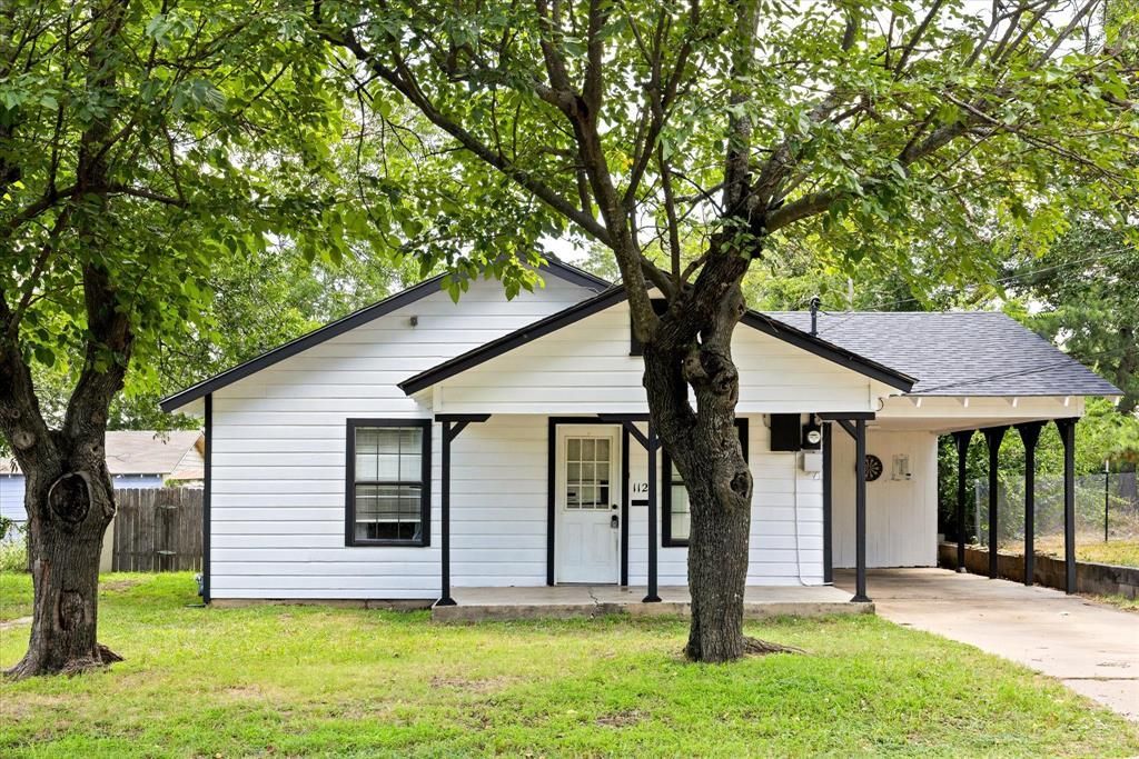 1120 N Chamberlain Street, Stephenville, TX 76401 Main Photo