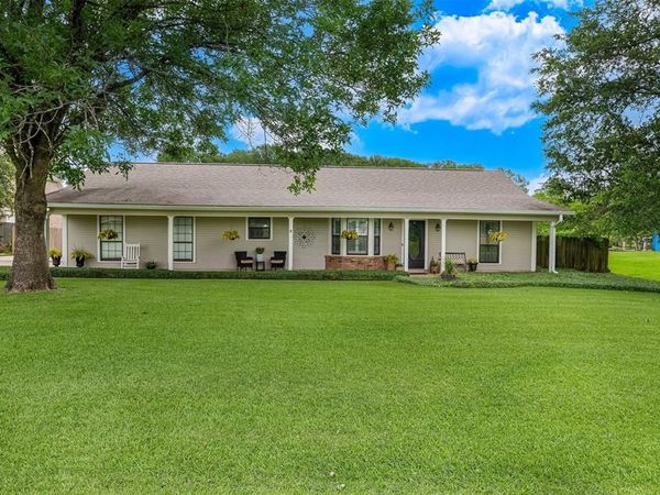406 Clover Lane, Bossier City, LA 71112