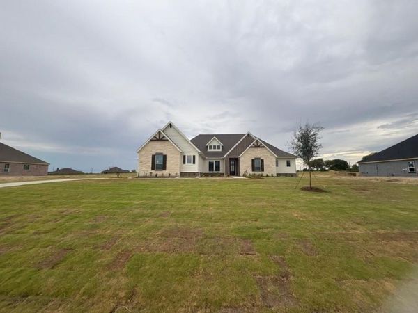 802 Westover Drive, Van Alstyne, TX 75495