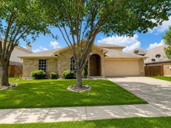 825 Forest Heights Drive, Fort Worth, TX 76036