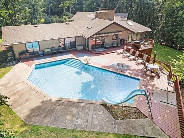 18 Horizon Dr, Mendham, NJ 07945