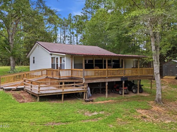 16 Chapel Lane, Perkinston, MS 39573