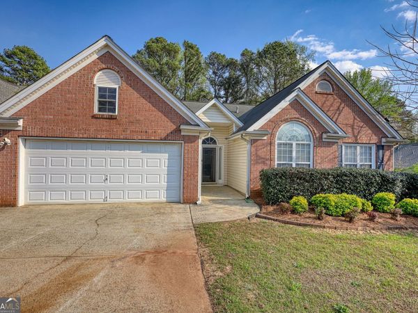565 Ambur Lake Dr, Lawrenceville, GA 30043