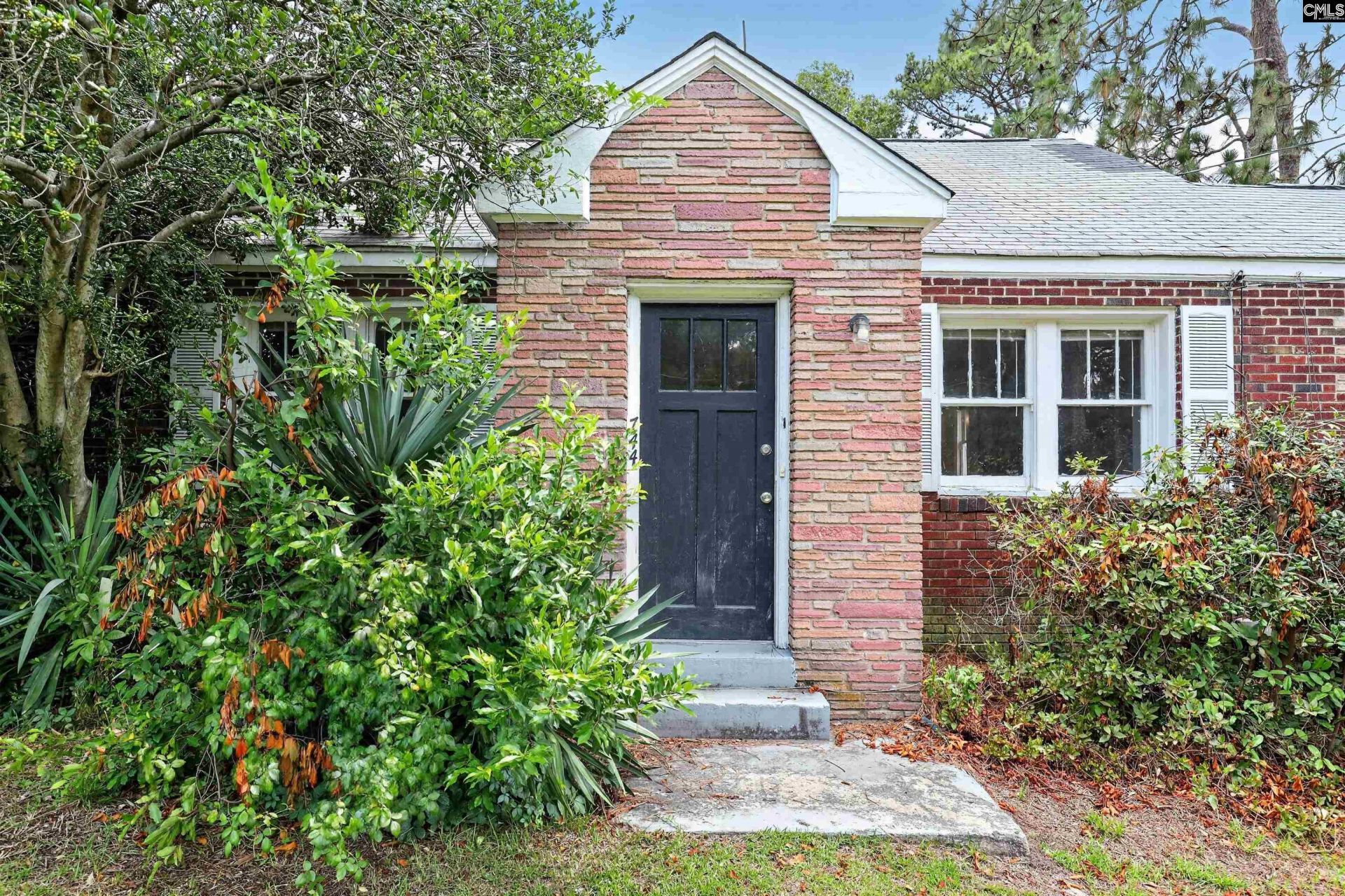 744 Rosedale Arch  Photo 4