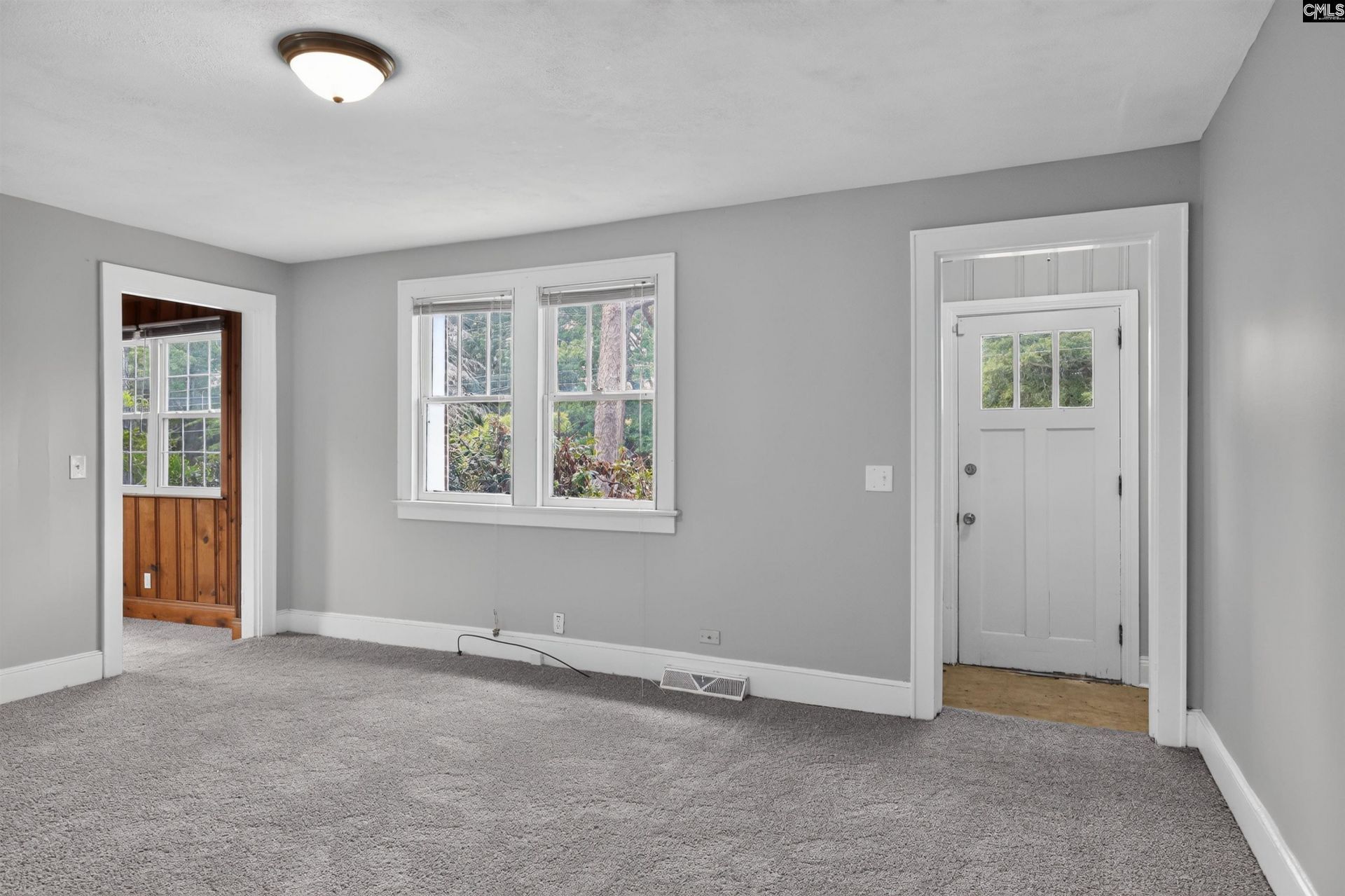 744 Rosedale Arch  Photo 9