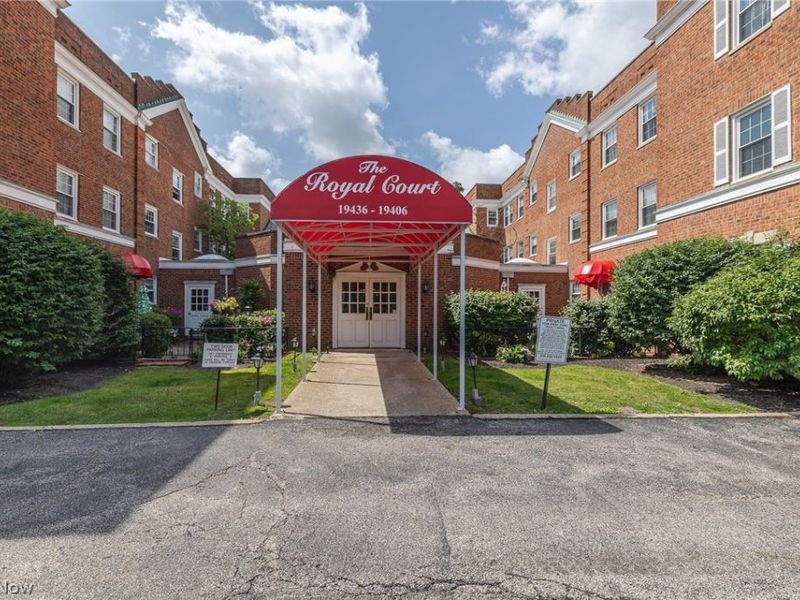 19406 Van Aken Boulevard, Unit 302, Shaker Heights, OH 44122 Photo 1