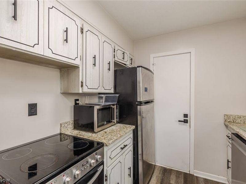 19406 Van Aken Boulevard, Unit 302, Shaker Heights, OH 44122 Photo 11