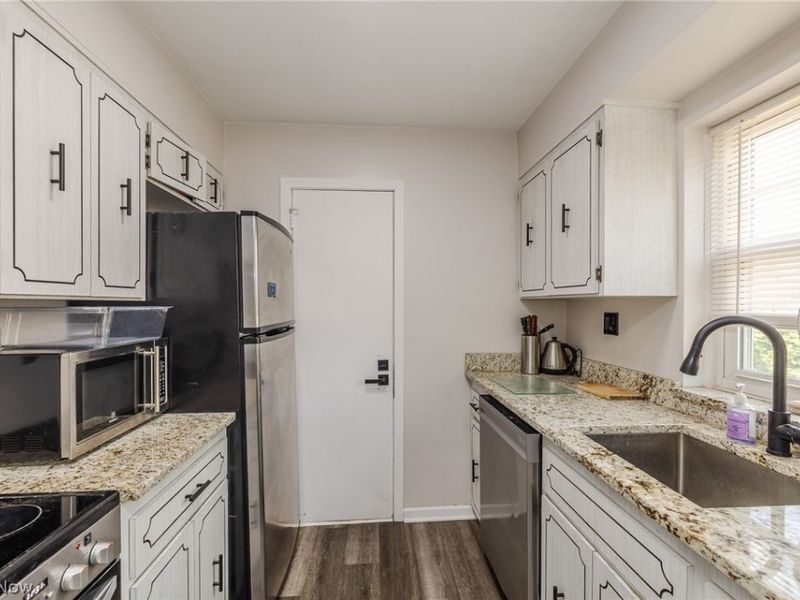 19406 Van Aken Boulevard, Unit 302, Shaker Heights, OH 44122 Photo 12