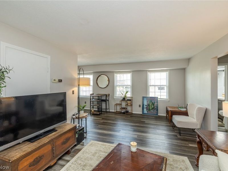 19406 Van Aken Boulevard, Unit 302, Shaker Heights, OH 44122 Photo 3