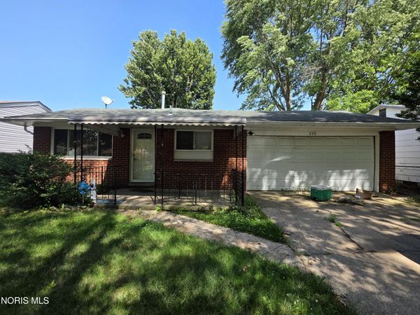 335 S Harefoote Street , Holland, OH 43528