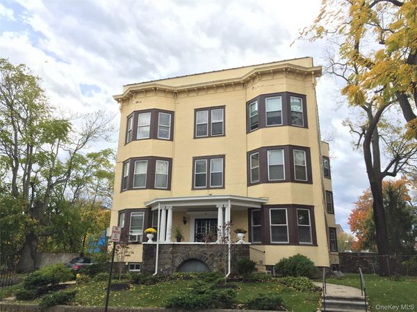26 Coligni Avenue , Unit 2-1, New Rochelle, NY 10801