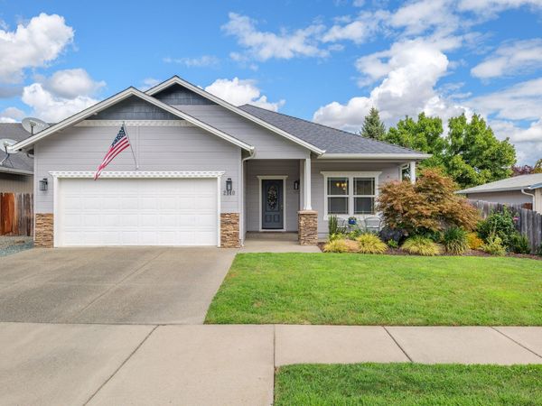 2140 SW Nick Way, Grants Pass, OR 97527