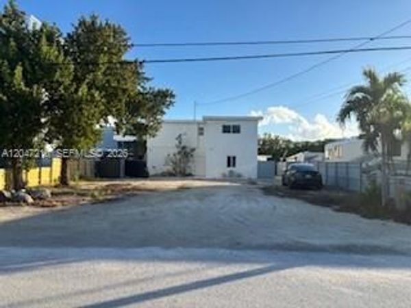 75 Coral Dr , Key Largo, FL 33037
