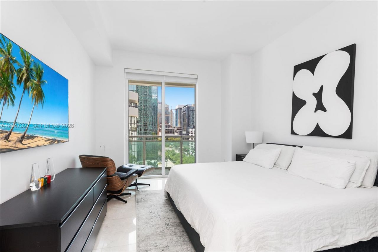 951 Brickell Ave , Unit 1011, Miami, FL 33131 Photo