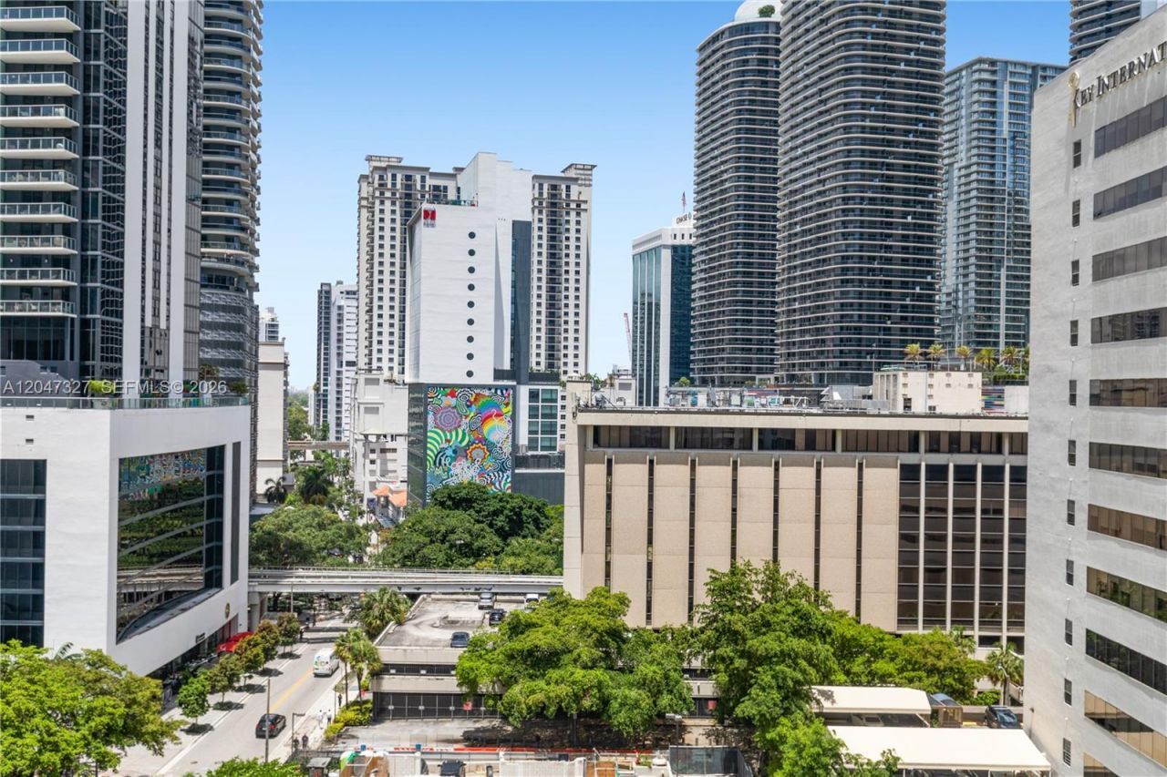 951 Brickell Ave , Unit 1011, Miami, FL 33131 Photo
