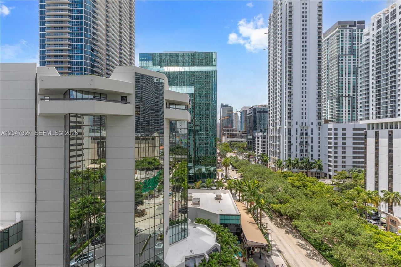 951 Brickell Ave , Unit 1011, Miami, FL 33131 Photo