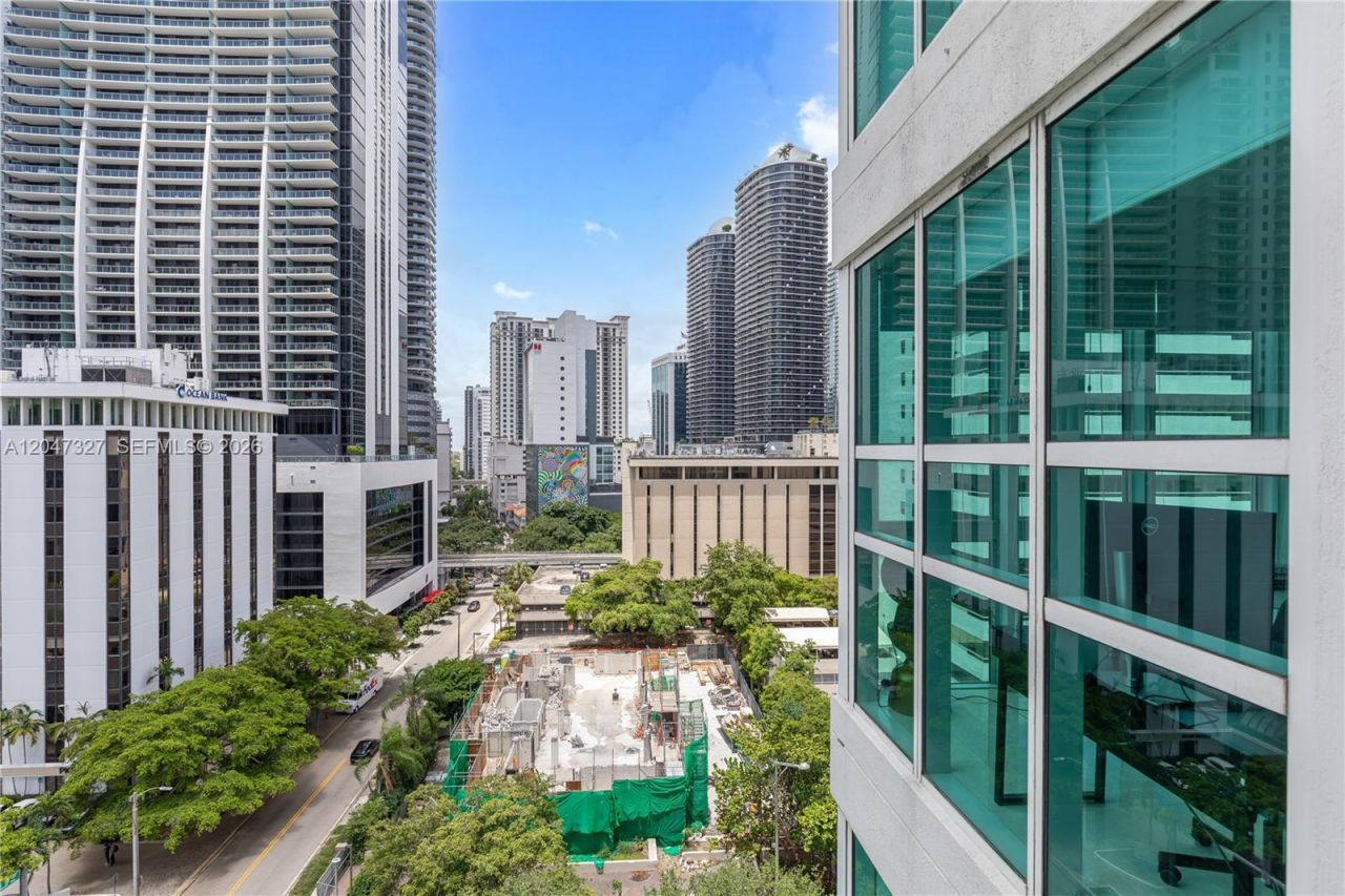 951 Brickell Ave , Unit 1011, Miami, FL 33131 Photo